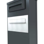 Post with integrated mailbox for convenience variants